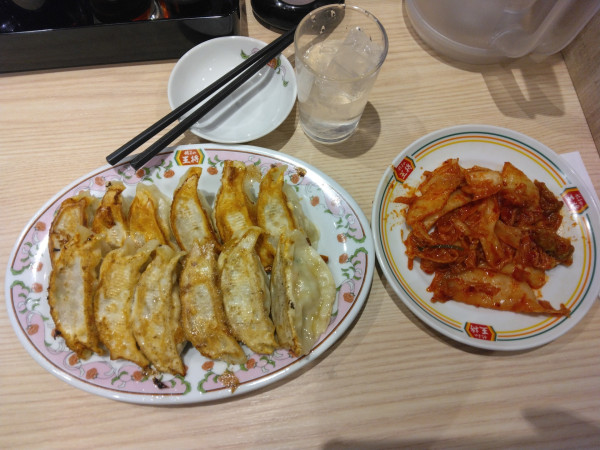 「餃子2人前682円、キムチ165円」@餃子の王将 イオン鎌ヶ谷店の写真