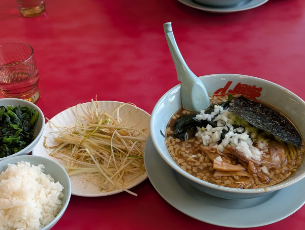 「Premium醤油とんこつラーメン」@ラーメン山岡家 明石店の写真