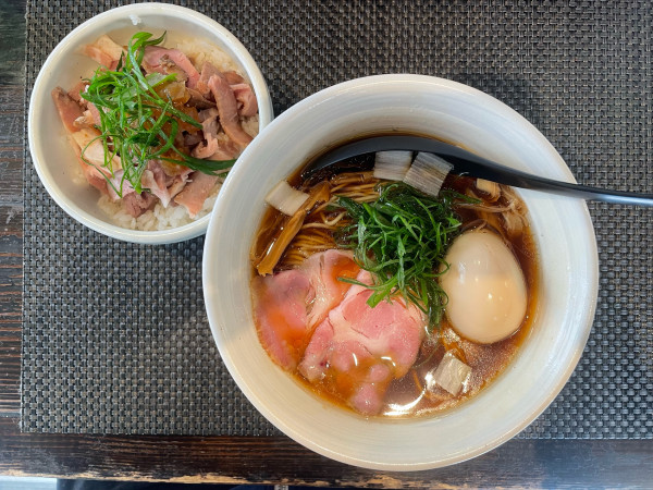 「味玉中華そば 醤油、肉めし」@中華そば 向日葵の写真