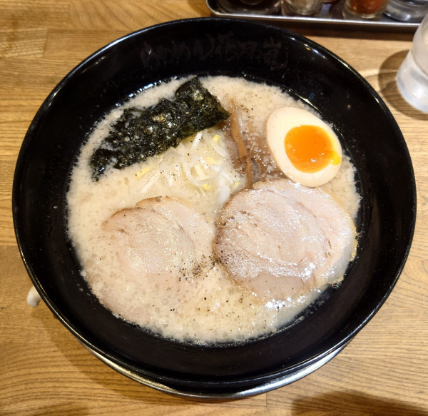 「嵐げんこつらあめん(塩、900円)」@らあめん花月嵐 立川北口店の写真