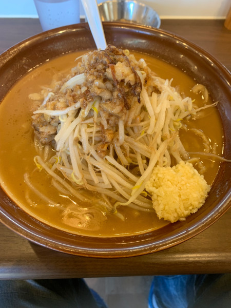 「ラーメン大盛500g」@顎で喰らえ ラウンドワン草加店の写真