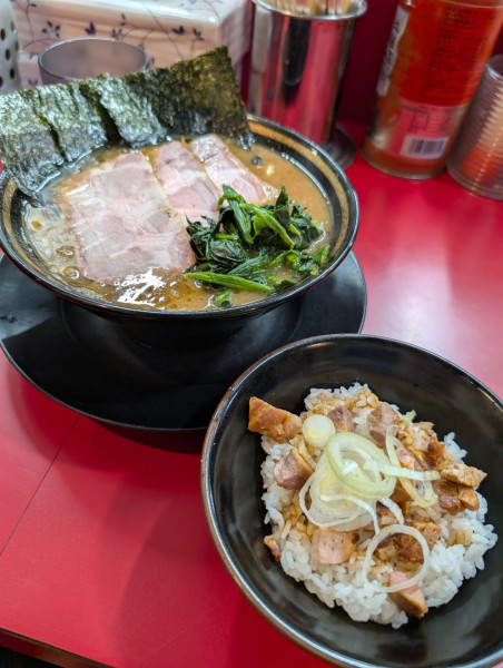 「チャーシュー麺3枚＆半賄い飯」@とらきち家 光の写真