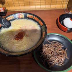 ラーメンキクラゲ玉子トッピング