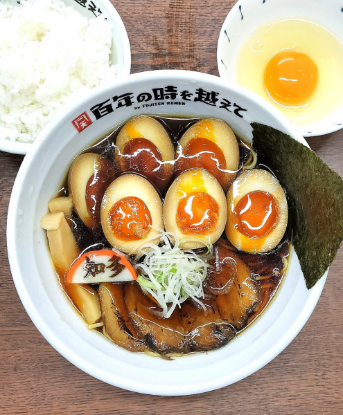 「中華そば味玉入り 1000円＋味玉 150円×2」@百年の時を越えての写真