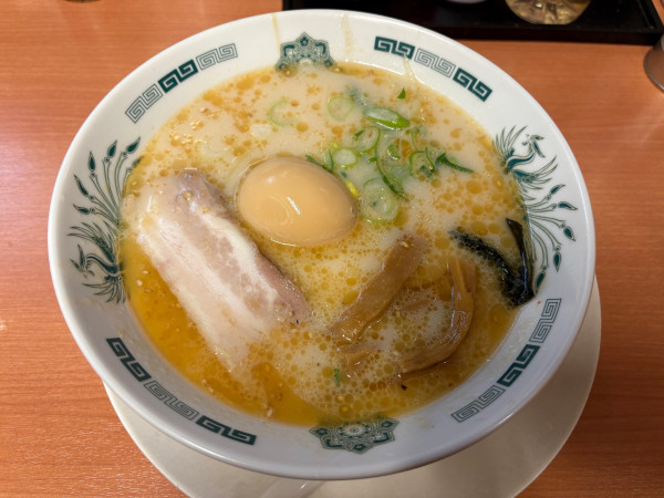 「味玉とんこつラーメン　630円」@日高屋 浦和東口店の写真