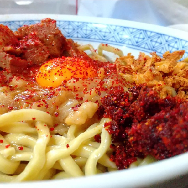 「#辛釜玉ラーメン #ニンニク #1100円」@ラーメン ぶぅさんの写真