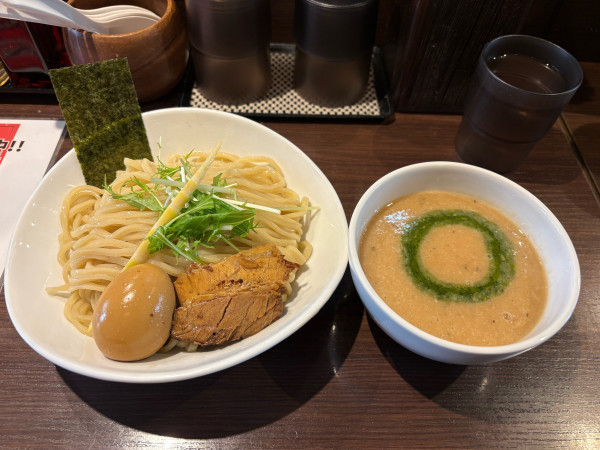 「つけ麺（中盛）＋味つけ玉子」@IZASAの写真