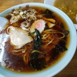 ラーメンと半カレーライスセット 800円