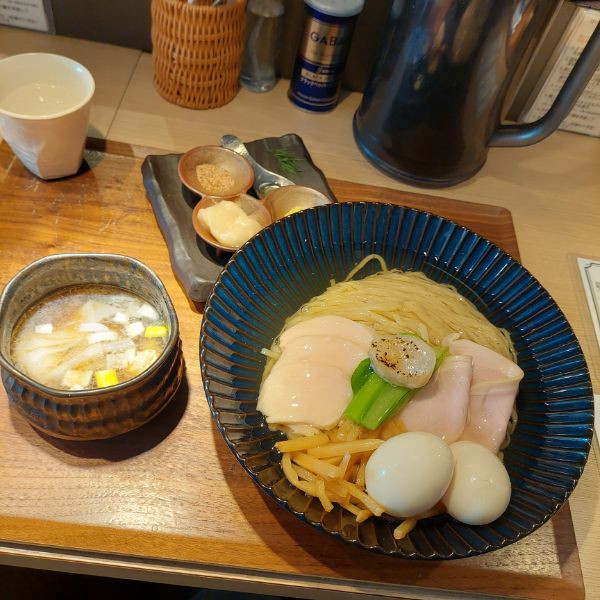 「特製帆立の昆布水つけ麺大盛 黒＋帆立と佃煮ご飯」@Tokyo Style Noodle ほたて日和の写真