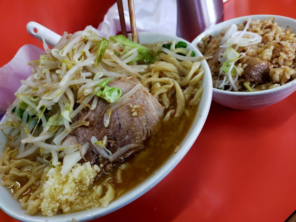 「味噌大・豚メシ（野菜・にんにく）」@らーめん いごっそうの写真