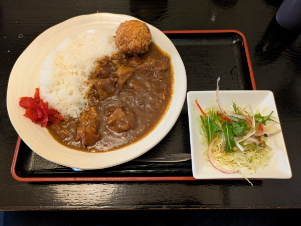 「牛すじカレー定食：1,100円」@牛たん屋 祇園亭の写真