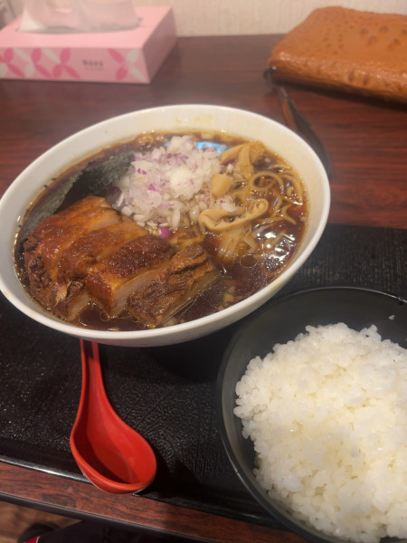 「チャーシューメン1100円」@市川ブラックラーメンの写真