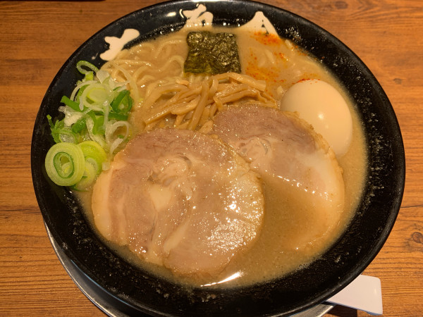 「特製中華そば」@六厘舎 大崎店の写真