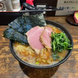 ラーメン＋麺大盛＋高級海苔＋油抜き、カエシ薄め等