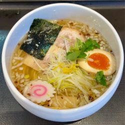 塩らぁめん（900円）