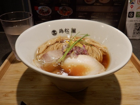 「醤油らぁ麺」@小田原城下町 らぁ麺 鶏松の写真