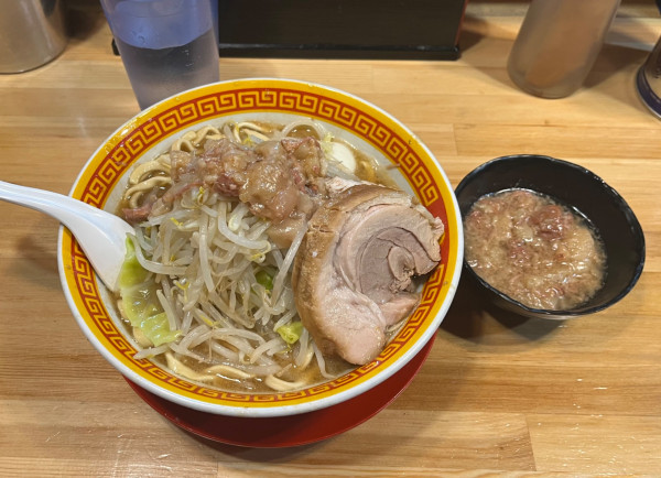 「ラーメン220g豚1枚(麺硬め)野菜少しアブラ」@えどもんど 中野の写真