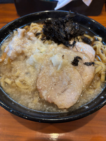 「ツバメサンジョー背脂中大盛　1100円」@麺＆cafe Coi.Coi.の写真