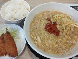 「味噌ラーメン(3辛)(700)＋アジフライライス(260)」@いり船の写真