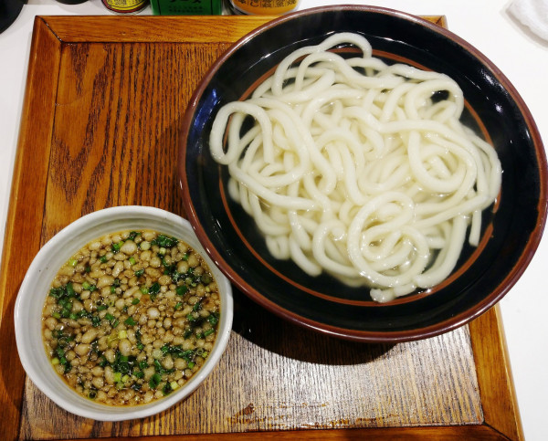 「釜揚げうどん（600円）」@大衆酒場 だれやめの写真