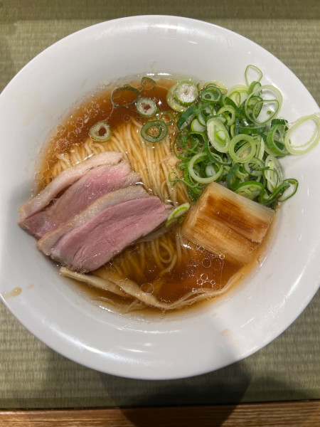 「鴨らーめん1080円+飲める親子丼380円」@らーめん 鴨to葱 イイトルミネ新宿店の写真