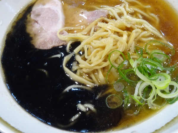 「ラーメン　850円」@ラーメンニキ新橋の写真