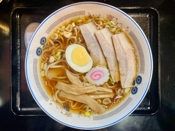 「サッポロ赤星２本 ＋ チャーシュー皿 → ラーメン」@中華そば 下連雀の写真