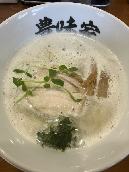 「鶏塩らーめん　880円」@らーめん豊味家の写真