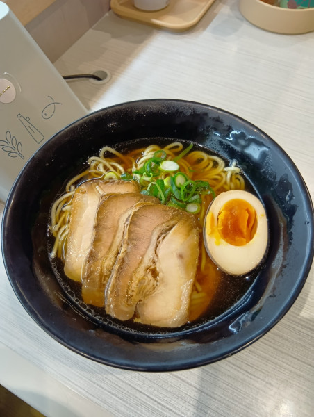 「焼豚増量特製しょう油ラーメン」@はま寿司 水戸赤塚店の写真