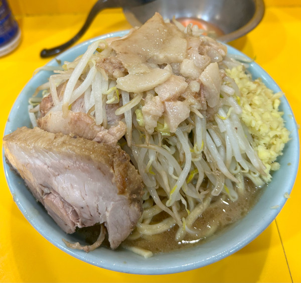 「小ラーメン ショウガ 生卵 1000+100+100円」@ラーメン二郎 八王子野猿街道店2の写真