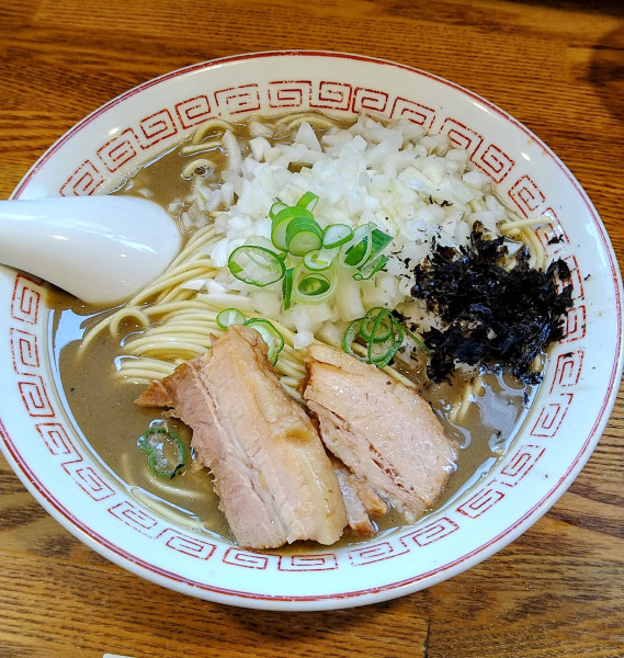 「濃厚煮干そば+玉ねぎ､混ぜ玉」@煮干中華そば専門 煮干丸の写真