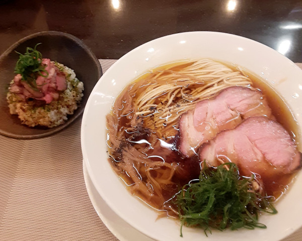 「醤油らぁめん＋和牛丼」@MENSHOの写真
