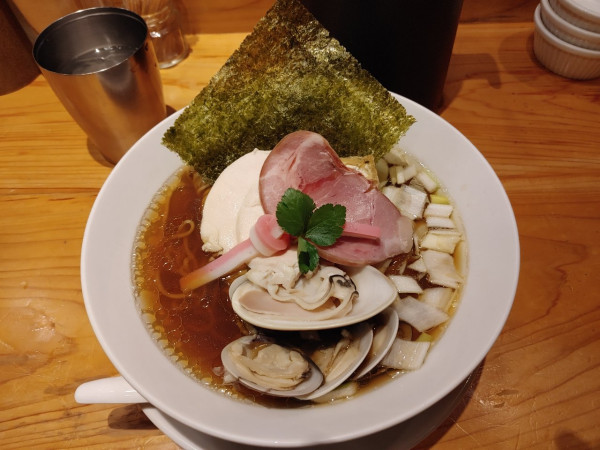 「蛤そぼ　1700円」@Ginza Noodles むぎとオリーブの写真