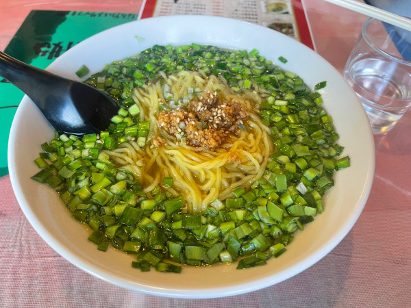 「ピリ辛ニラ蕎麦880」@萬里の写真