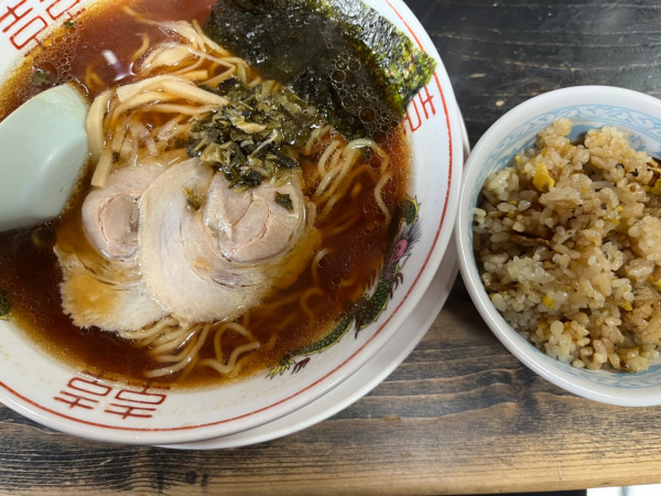 「ふくしまブラックメン＋半チャーハン（ランチタイムサービス）：」@らーめん工房 墨乃家の写真