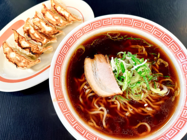 「ブラック素らーめん　餃子セット（500円）」@幸楽苑 下館店の写真