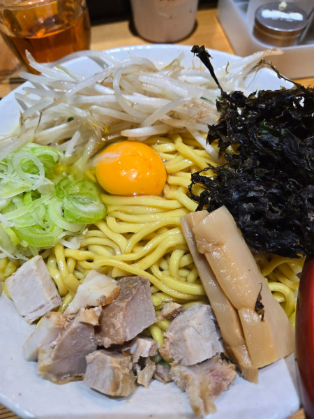 「油そば大盛+辛ニラ」@味噌麺処 花道庵 北参道店の写真