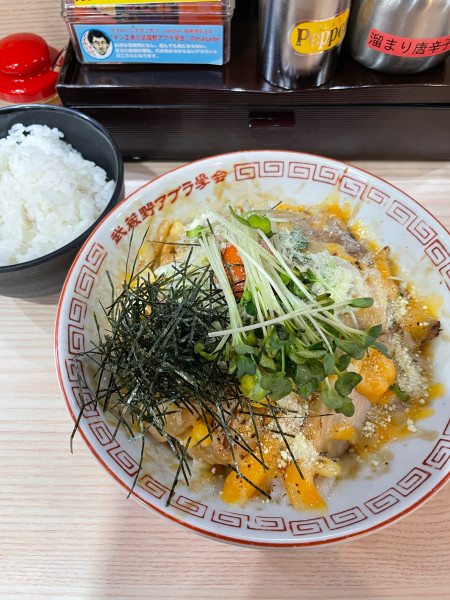 「炙りチーズ油そば」@武蔵野アブラ學会 神田店の写真