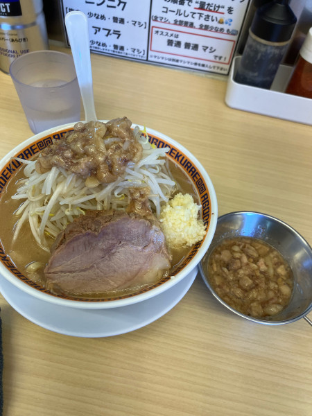 「ラーメン　1000円　全マシ」@麺屋 顎で喰らえの写真