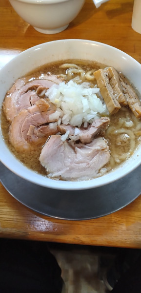 「中華そば+ﾁｬｰｼｭｰ2枚+小ﾗｲｽ」@中華そば136の写真