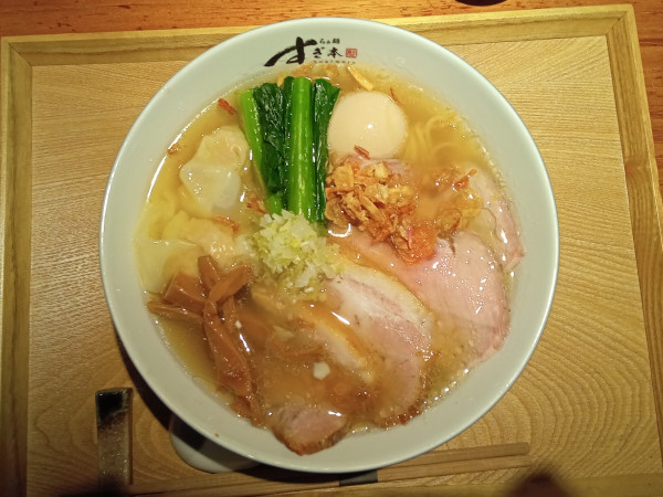 「塩特製らぁ麺」@らぁ麺すぎ本 丸の内店の写真