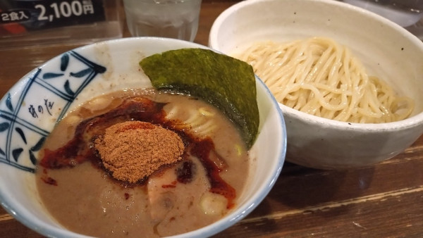 「辛辛魚つけめん(辛さ控え目の控え目)＋豚ごはん」@麺処 井の庄の写真