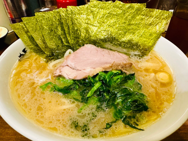 「ラーメン(中)【1000円】」@洞くつ家の写真