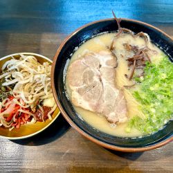 博多ラーメン(800¥)