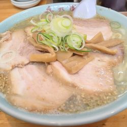 塩チャーシューメン大盛＋餃子