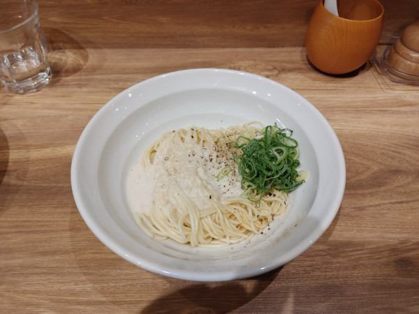 「ホタテ和え玉　400円」@麺庵 利休の写真