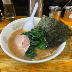 ラーメン　麺固め　季節の野菜トッピング