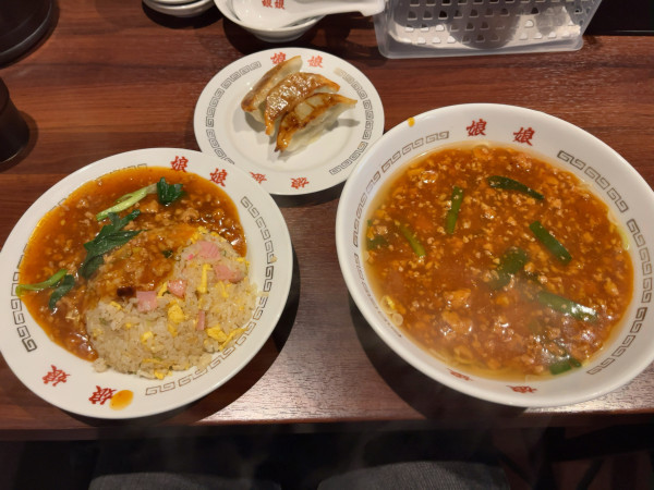 「スタミナラーメン850円+餃子3ケ150円+あんかけチャーハン1」@娘娘 浦和仲町店の写真