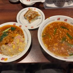 スタミナラーメン850円+餃子3ケ150円+あんかけチャーハン1