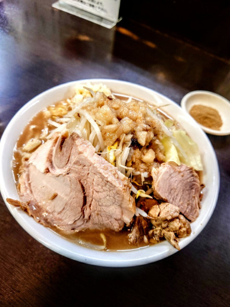 「ラーメン 中+魚粉」@ラーメンどでん 大宮店の写真